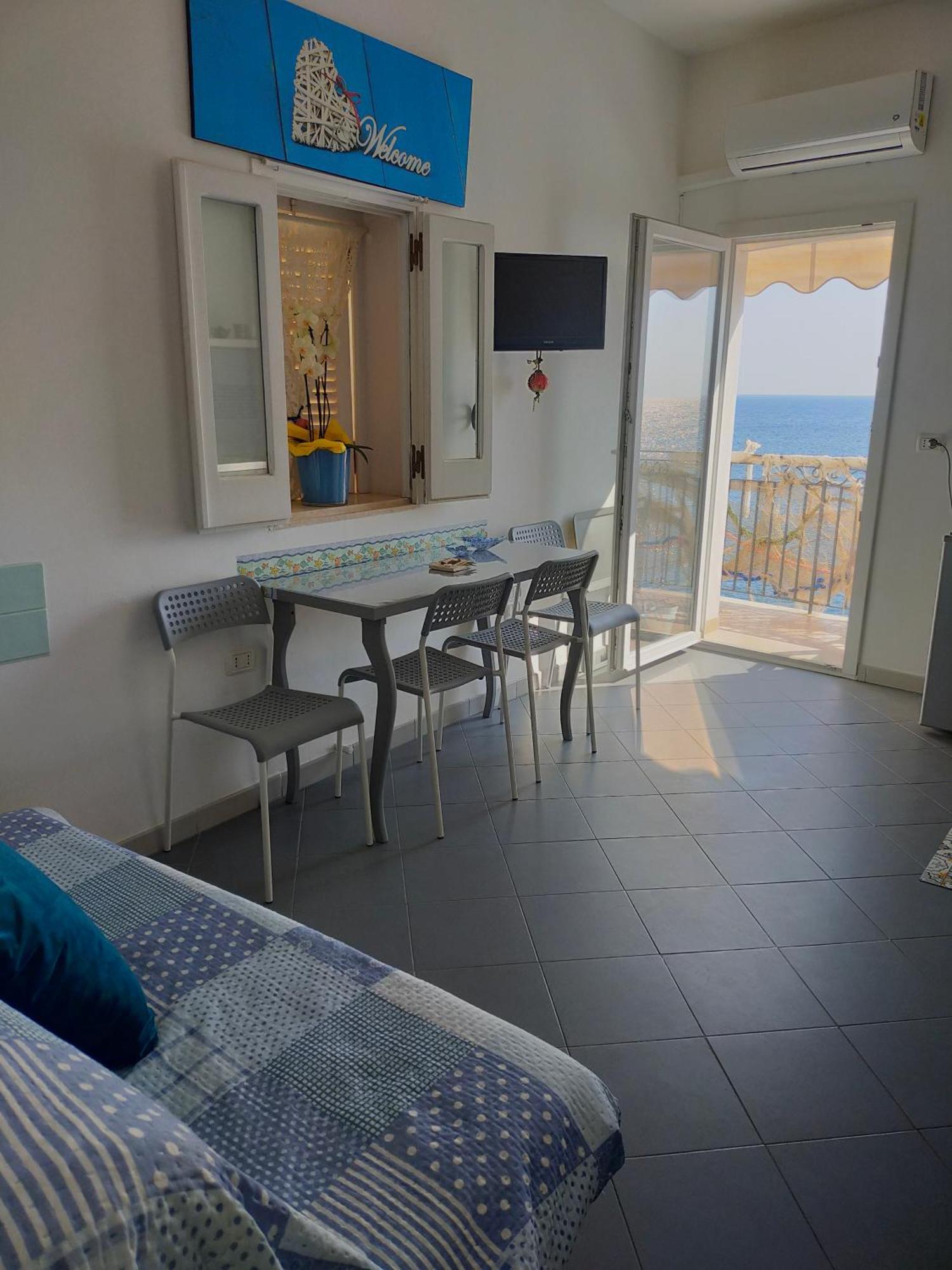 Apartamento Casa Adriana Fronte Mare Monopoli Exterior foto